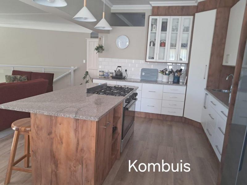 5 Bedroom Property for Sale in Monte Christo Western Cape